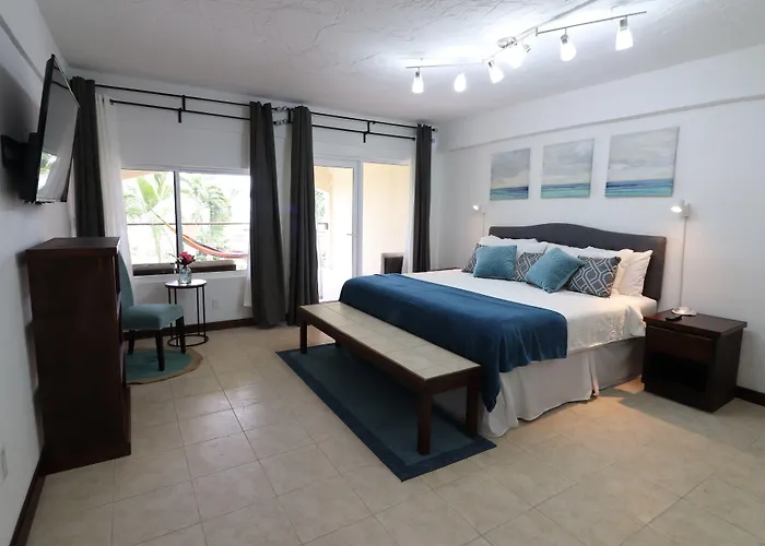 Parham Plaza Hotel 3*