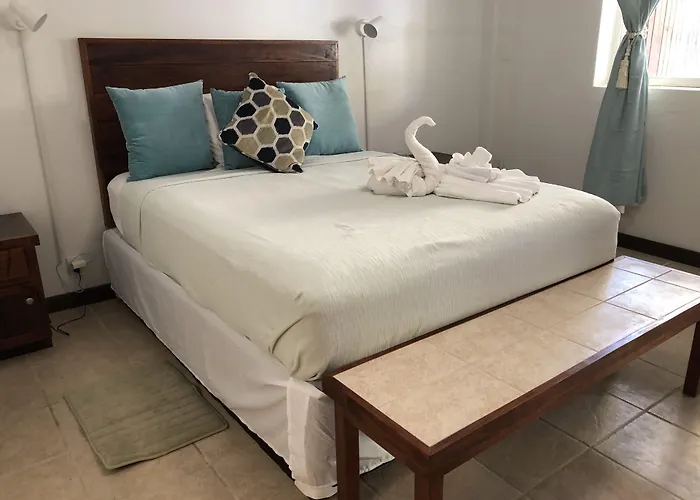 Parham Plaza Hotel