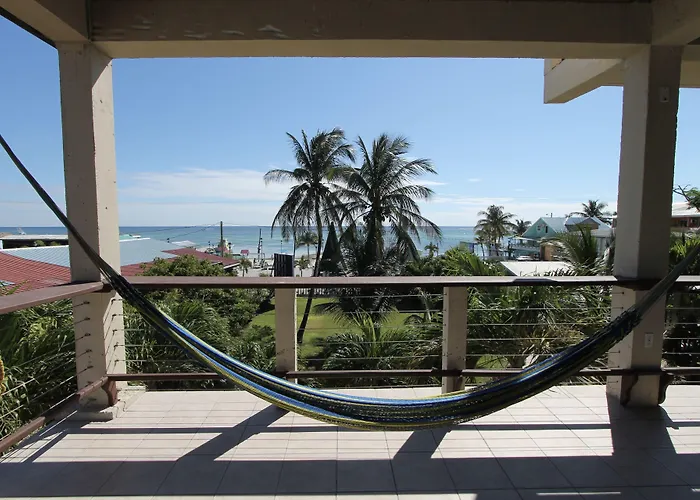 Parham Plaza Hotel 3*